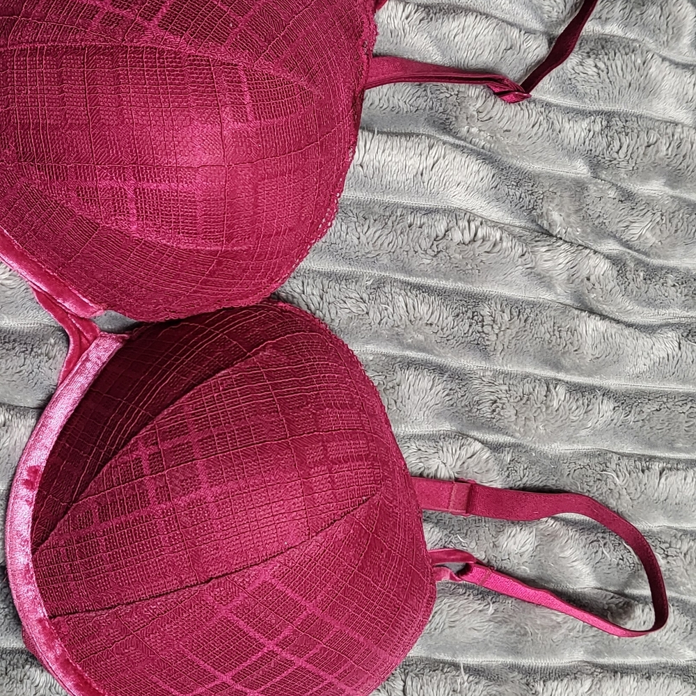 Victoria's Secret Fuchsia Textured Bra